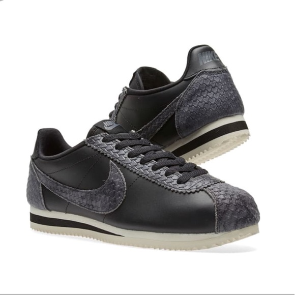 NWT Nike Classic Cortez Prem Black Sail WMNS - Picture 2 of 8